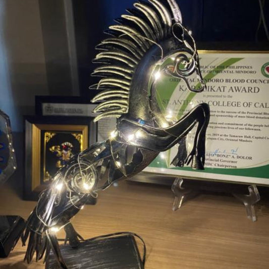 Görkemli At Heykeli (LED Işıklı)