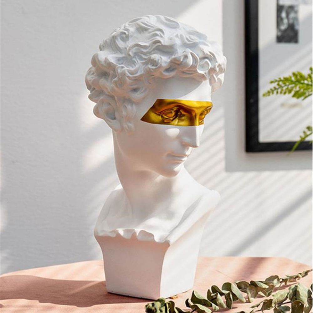 Altın Maske David Heykeli